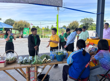 ติดตามการดำเนินโครงการยกระดับสถาบันเกษตรกรให้เป็นผู้ประกอบการธุรกิจเกษตร ณ สหกรณ์การเกษตรโพธิ์ทอง จำกัด และสหกรณ์การเกษตรไชโย จำกัด จังหวัดอ่างทอง เพื่อติดตามการใช้ประโยชน์จากอุปกรณ์การตลาด ซึ่งสหกรณ์ทั้ง 2 แห่งได้รับงบประมาณเงินอุดหนุนในการก่อสร้างโดมตล ... พารามิเตอร์รูปภาพ 2